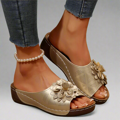 JOLANDA | Elegant orthopedic sandals with floral motif