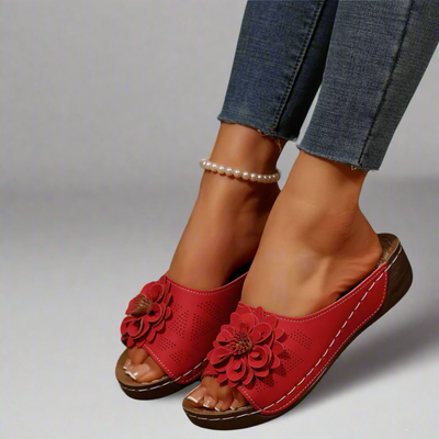 JOLANDA | Elegant orthopedic sandals with floral motif