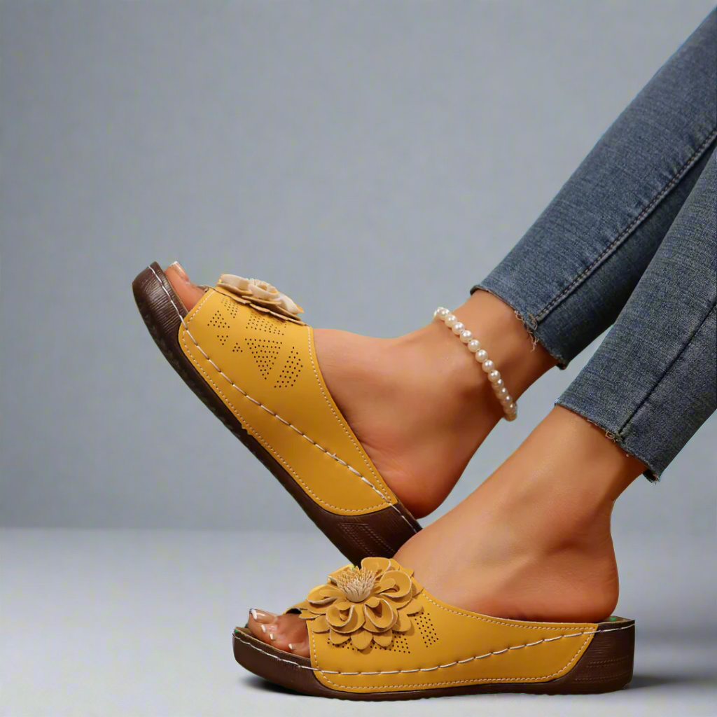 JOLANDA | Elegant orthopedic sandals with floral motif