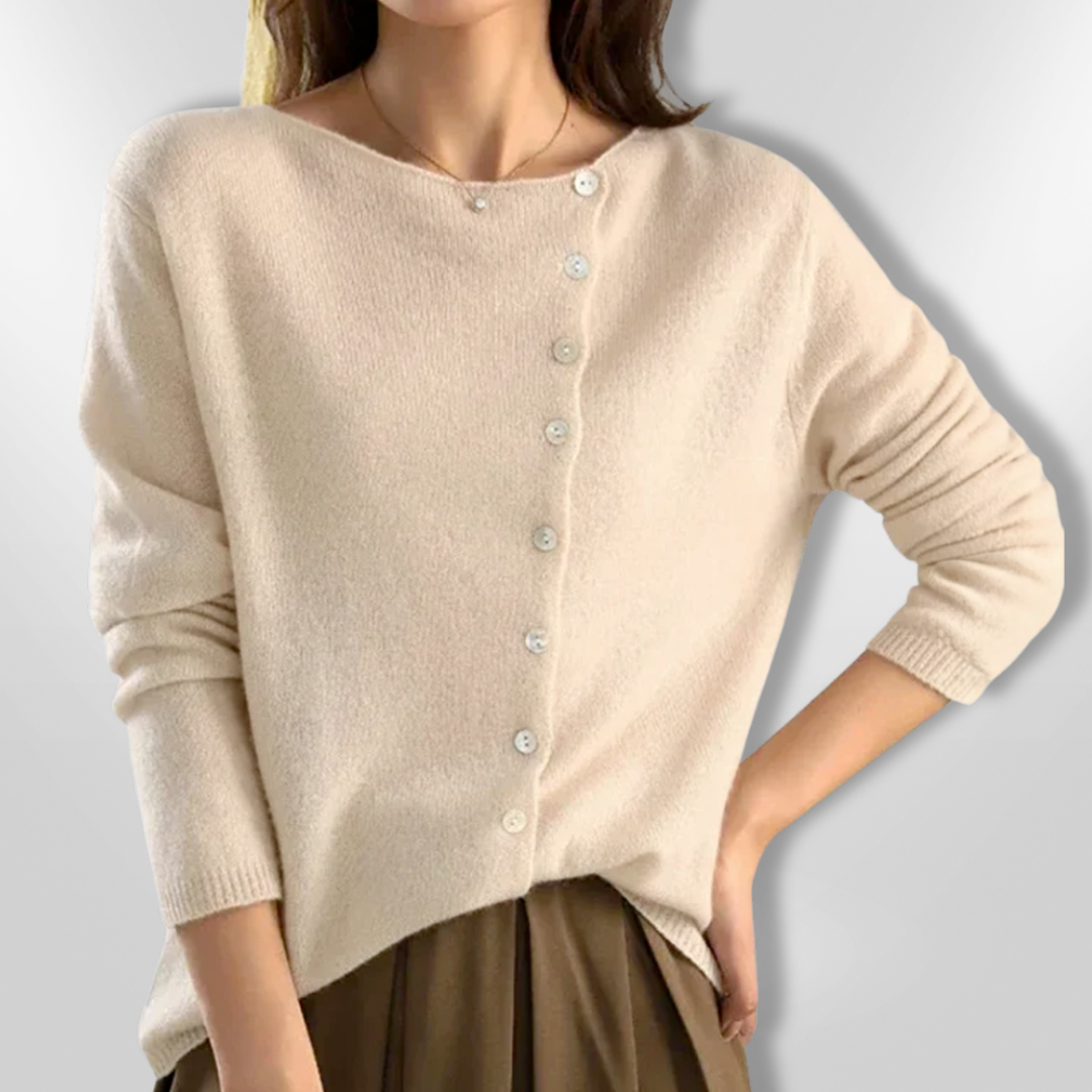 LOVA | Buttoned Sweater