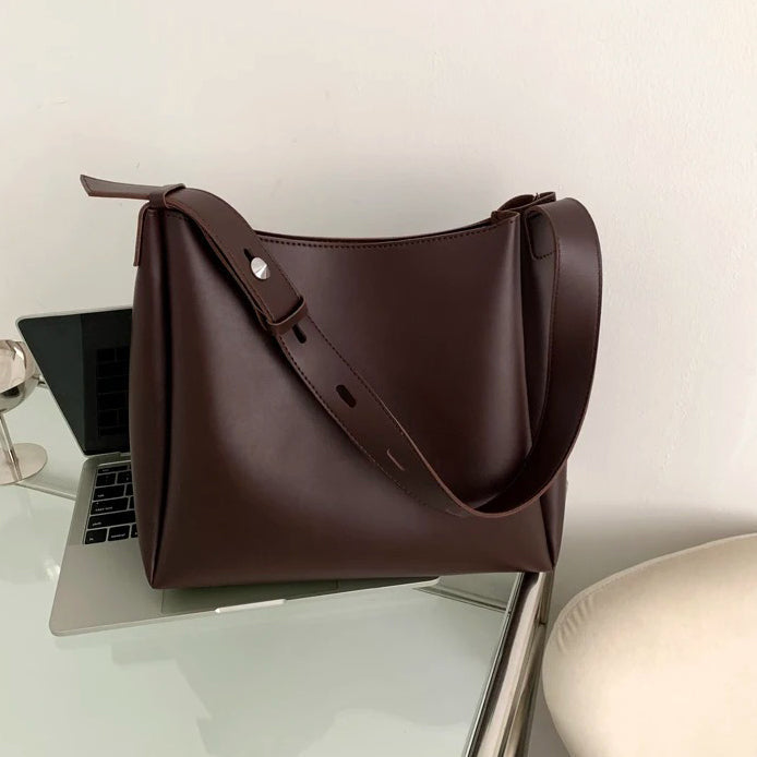 BELLA | Spacious bag