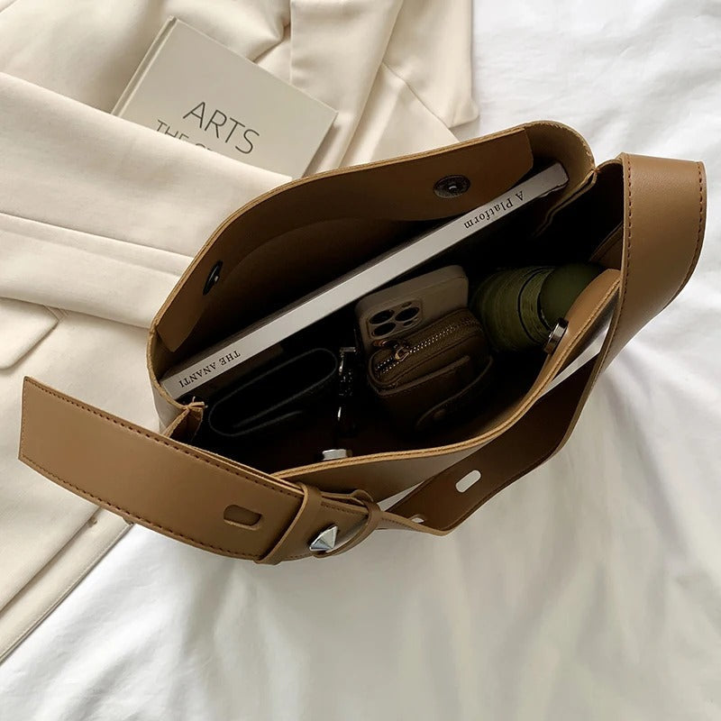 BELLA | Spacious bag
