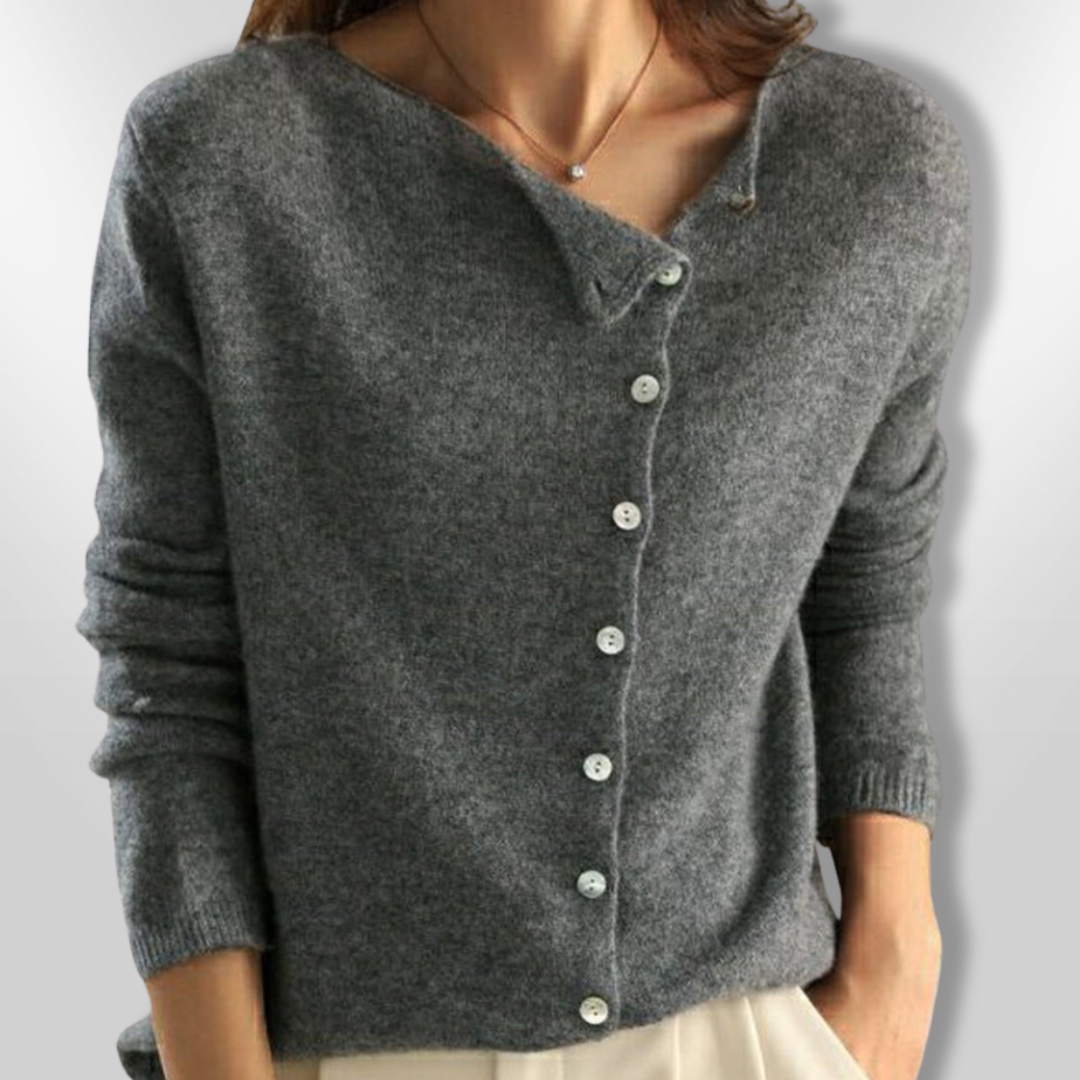 LOVA | Buttoned Sweater