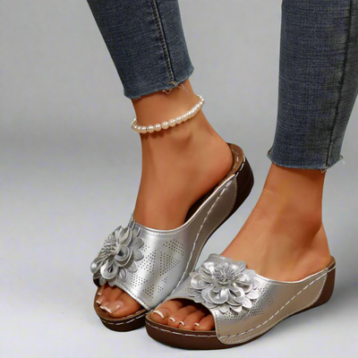 JOLANDA | Elegant orthopedic sandals with floral motif