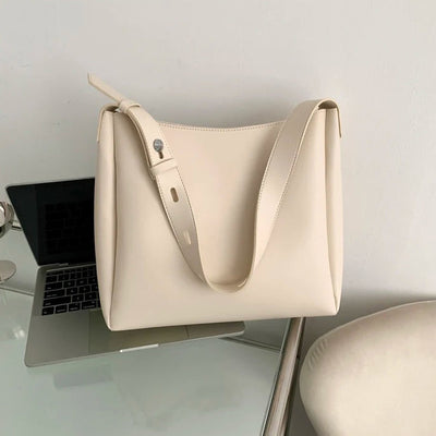 BELLA | Spacious bag