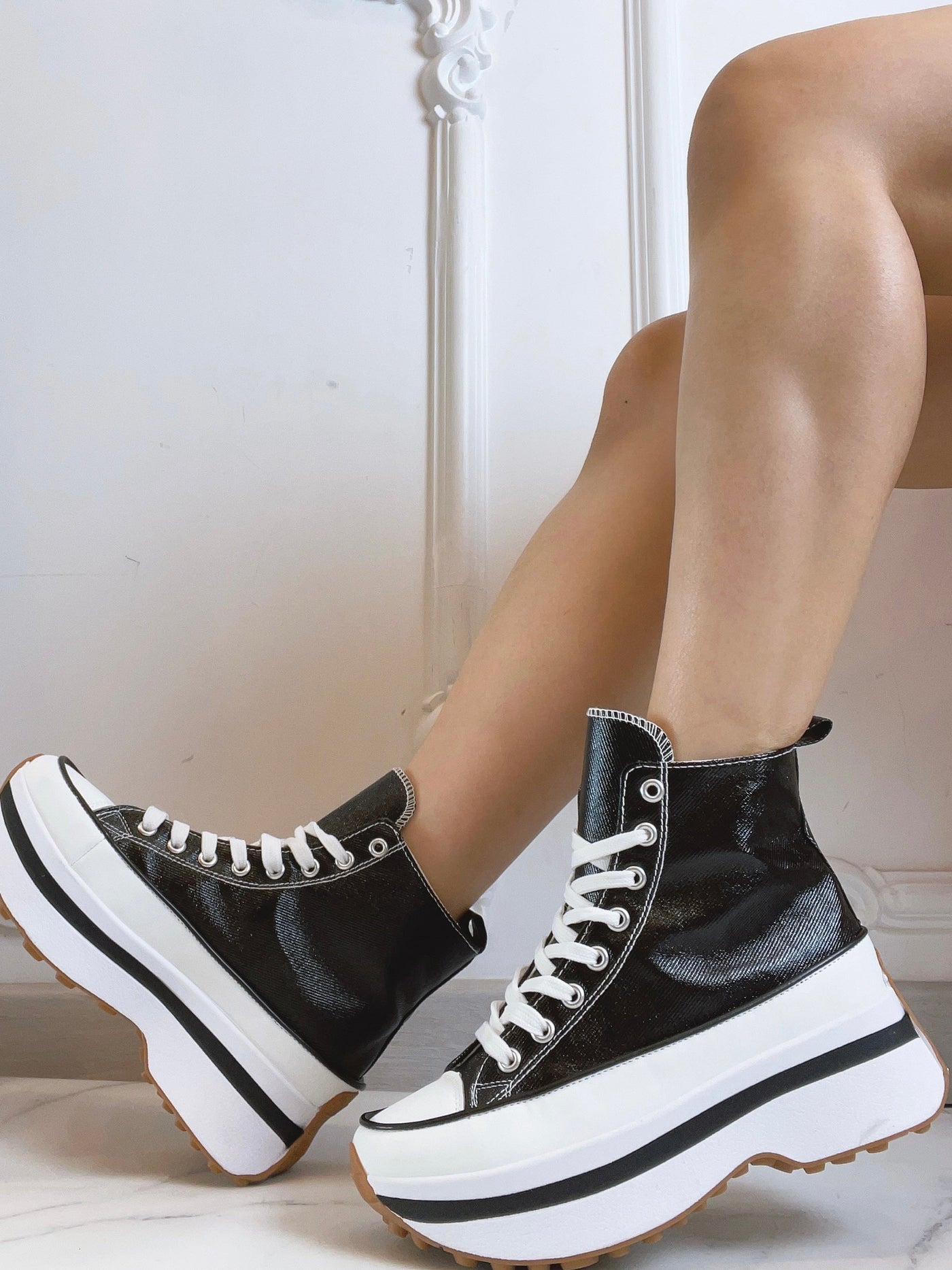 LISE | Black Sneaker
