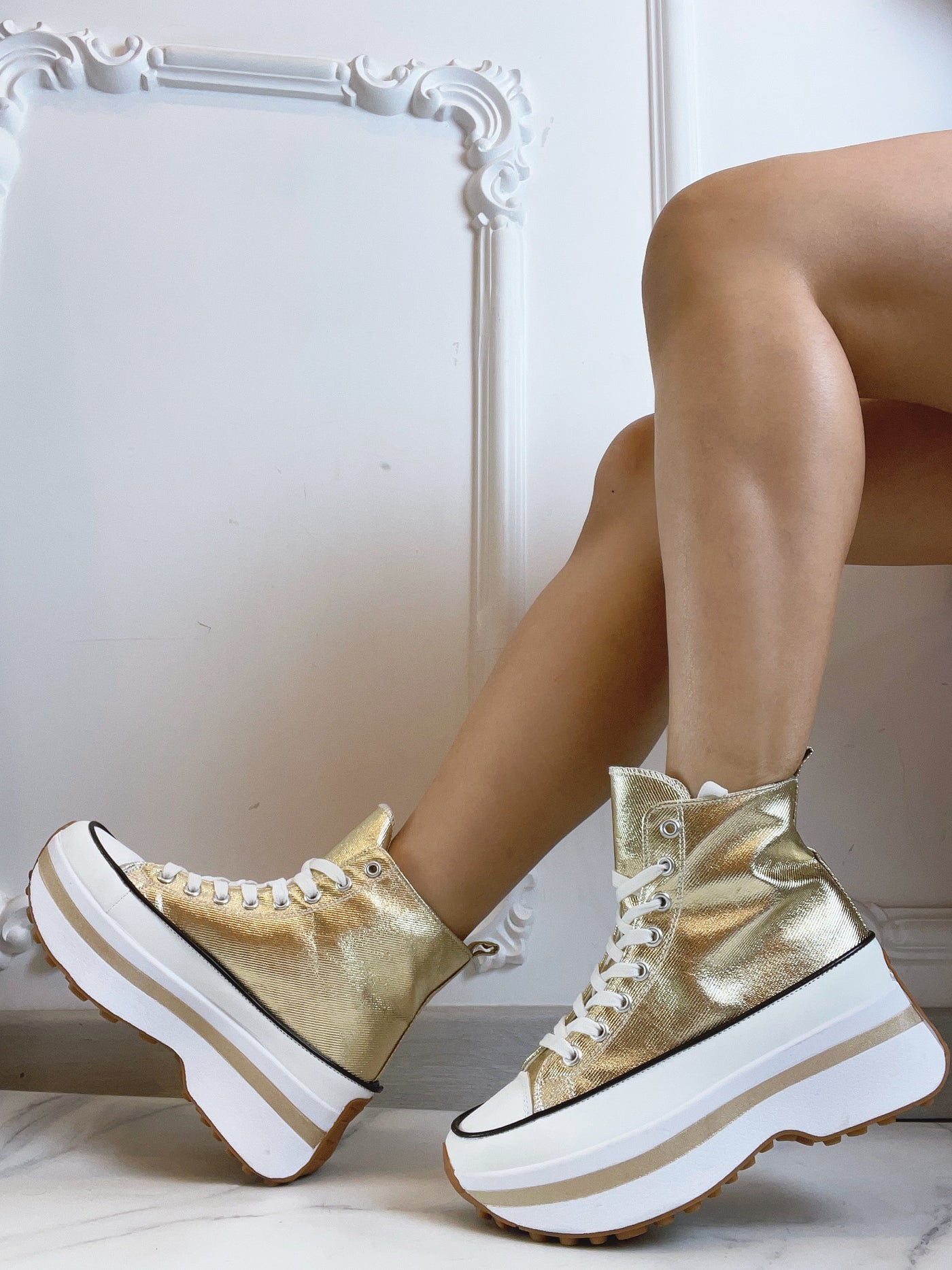 LISE | Gold sneakers