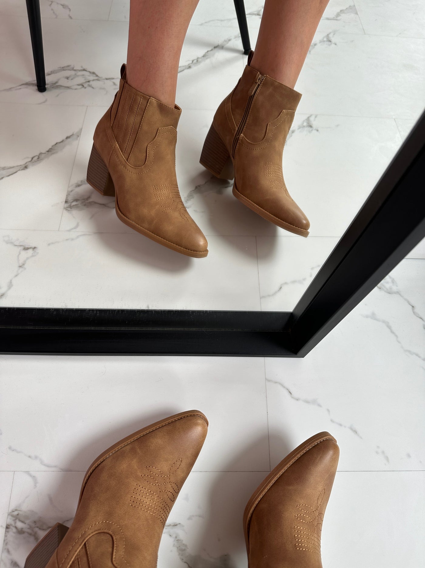 COWBOY | Low Camel Boots