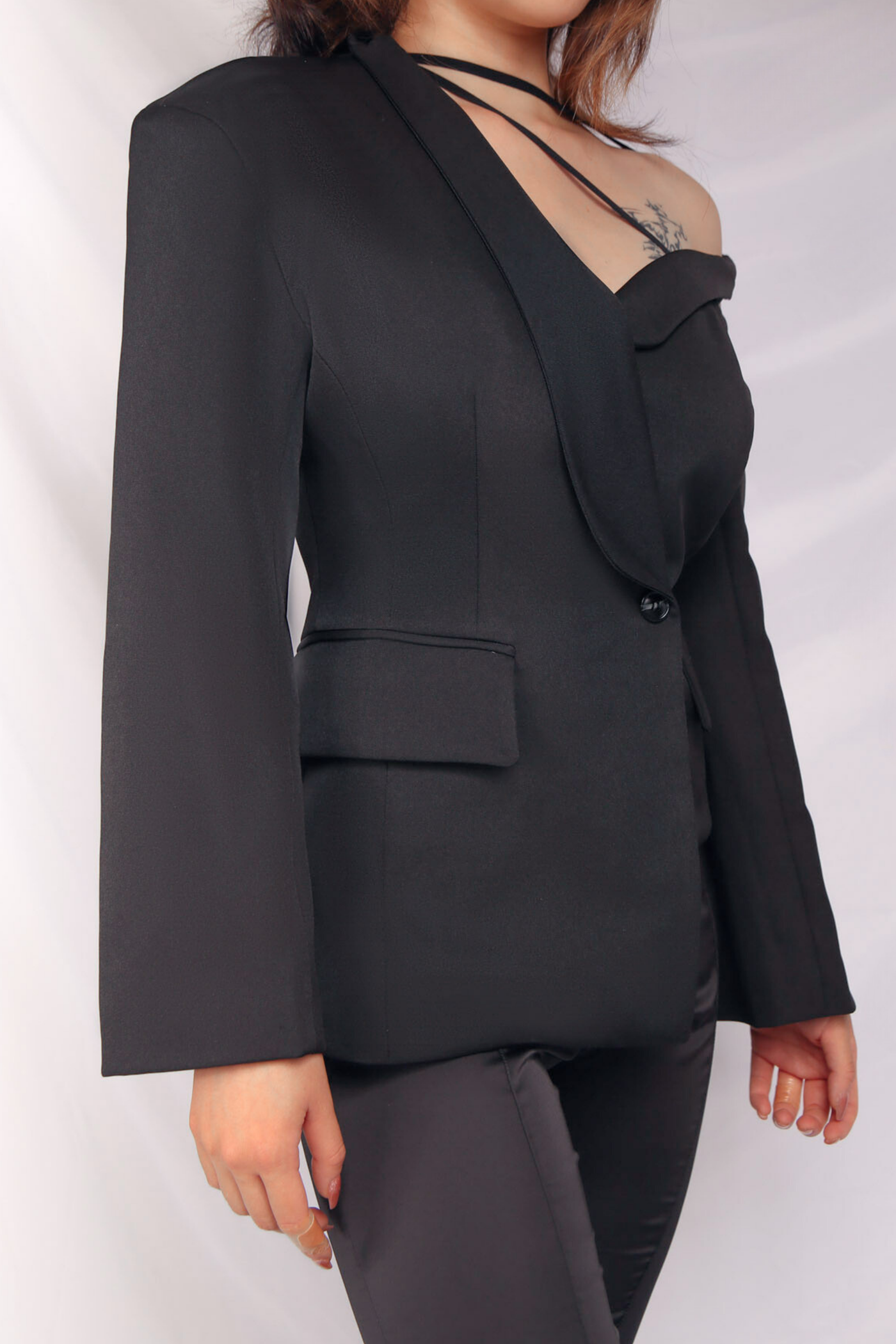 SARA | Off Shoulder Contraption Blazer