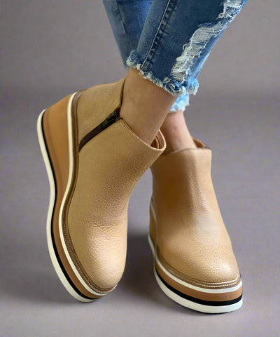 SWANTJE | Elegant and lightweight ankle boots