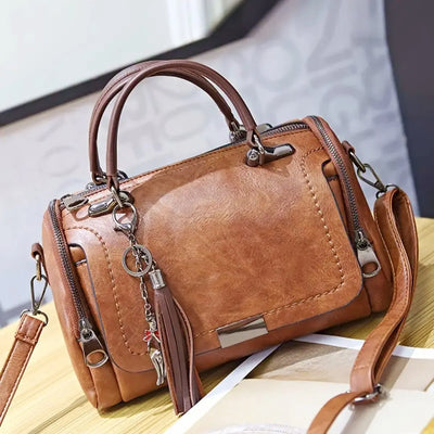 IRMELA | Elegant leather shoulder bag